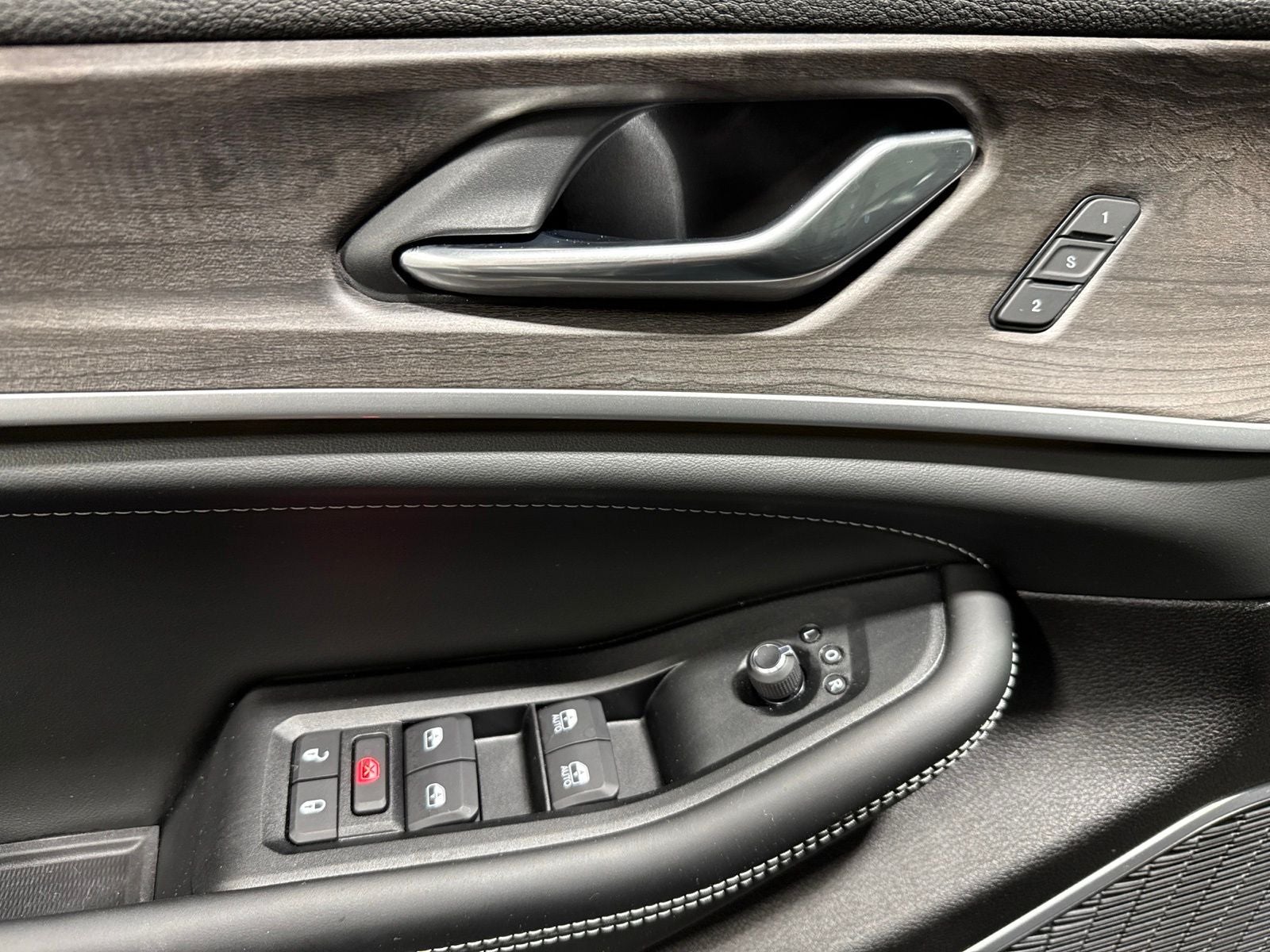 2026 Jeep Grand Cherokee Limited Reserve