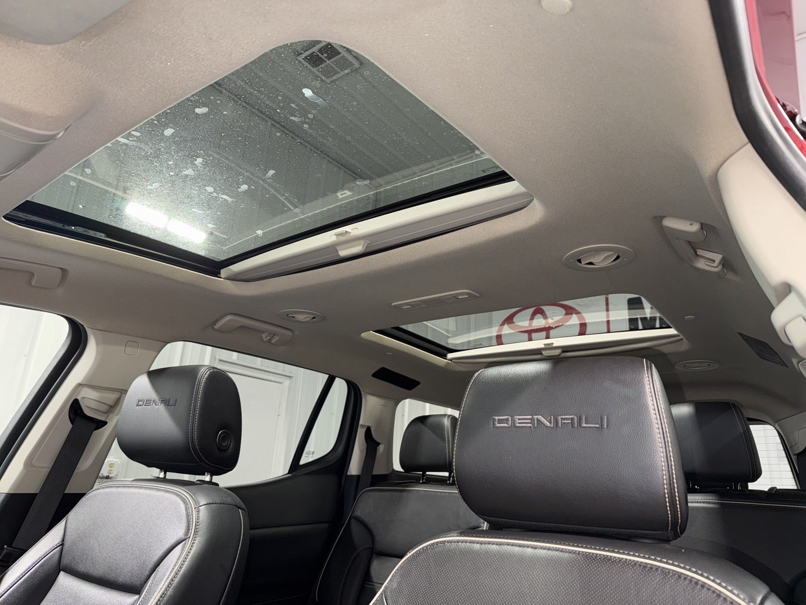 2022 GMC Acadia Denali