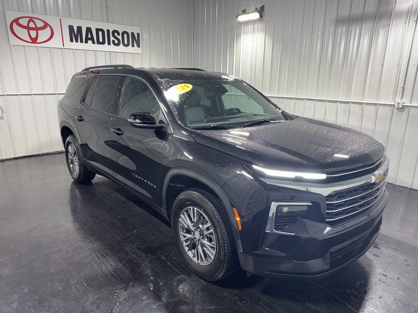 2025 Chevrolet Traverse LT 2LT