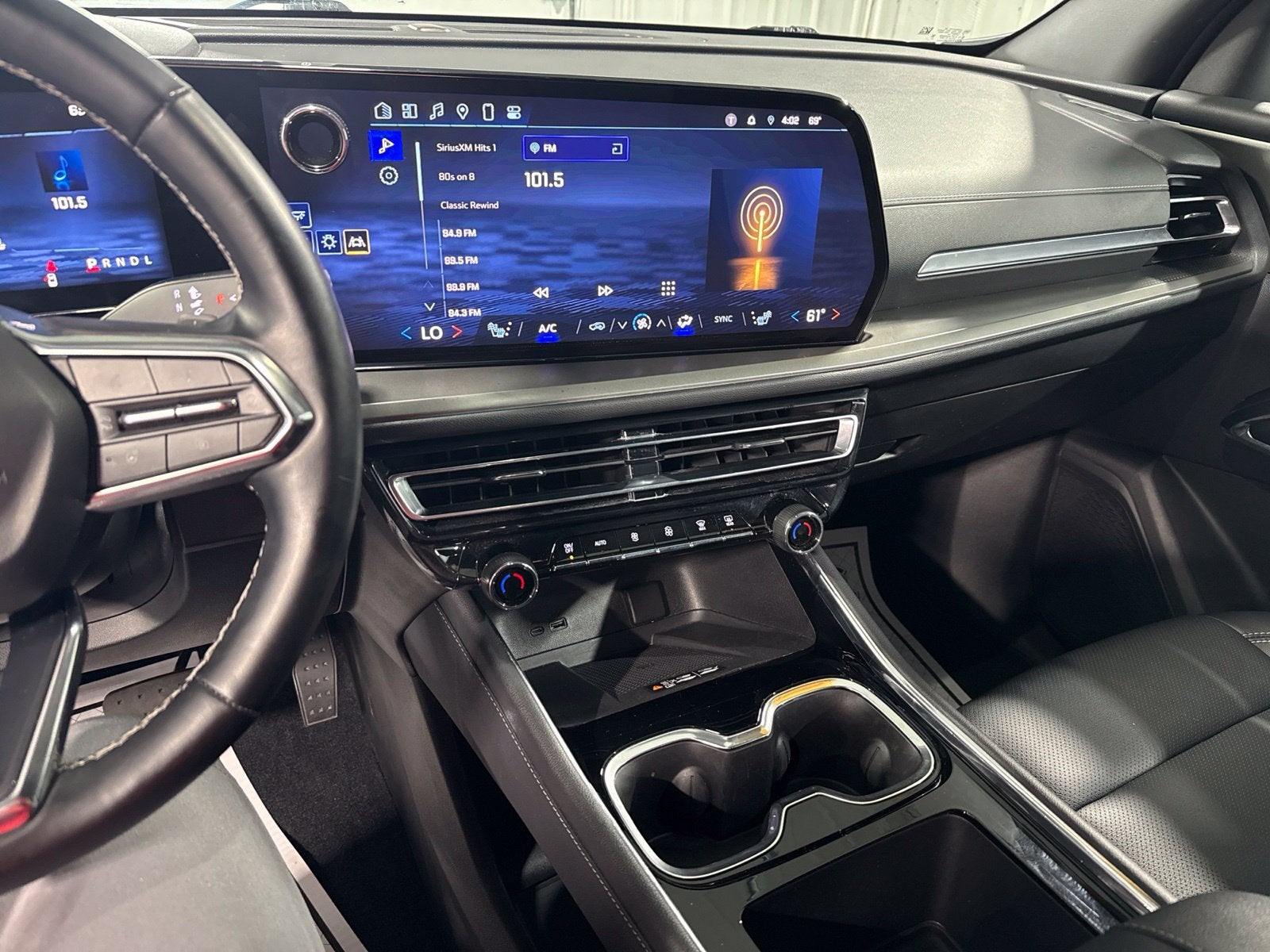 2025 Chevrolet Traverse LT 2LT