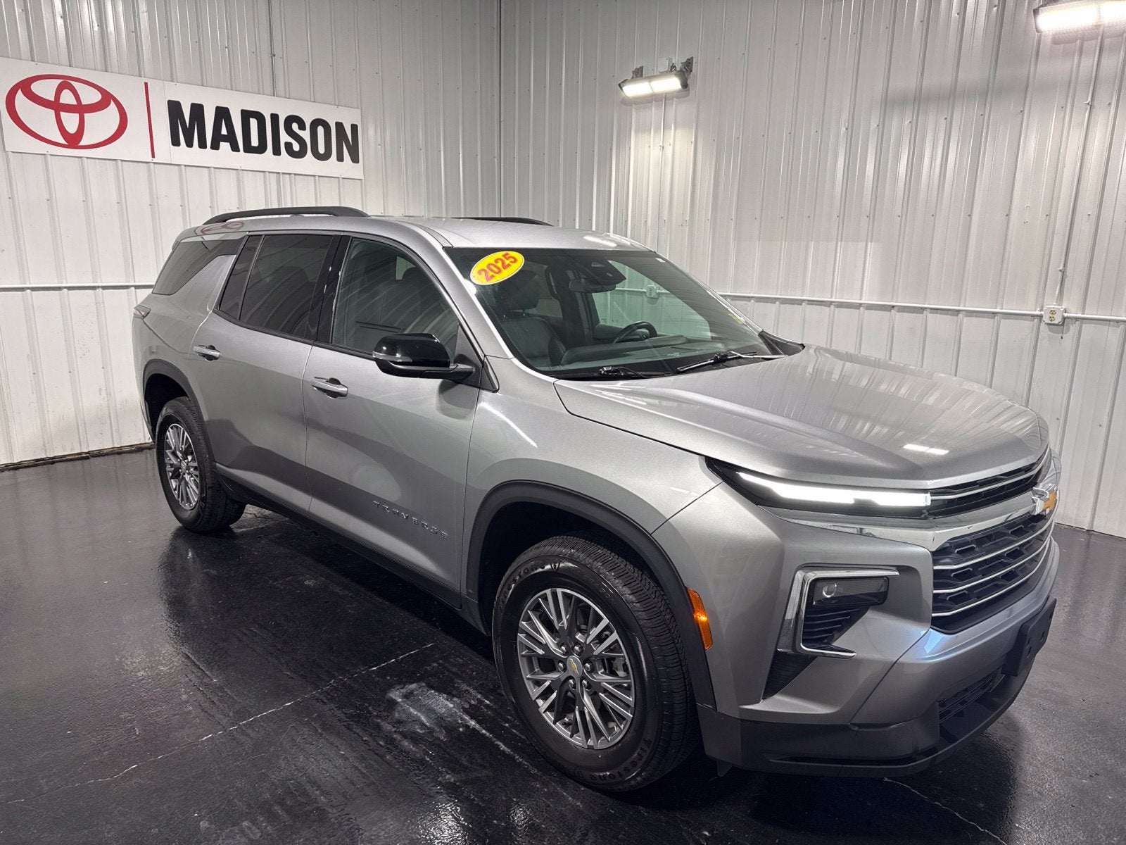 2025 Chevrolet Traverse LT 2LT
