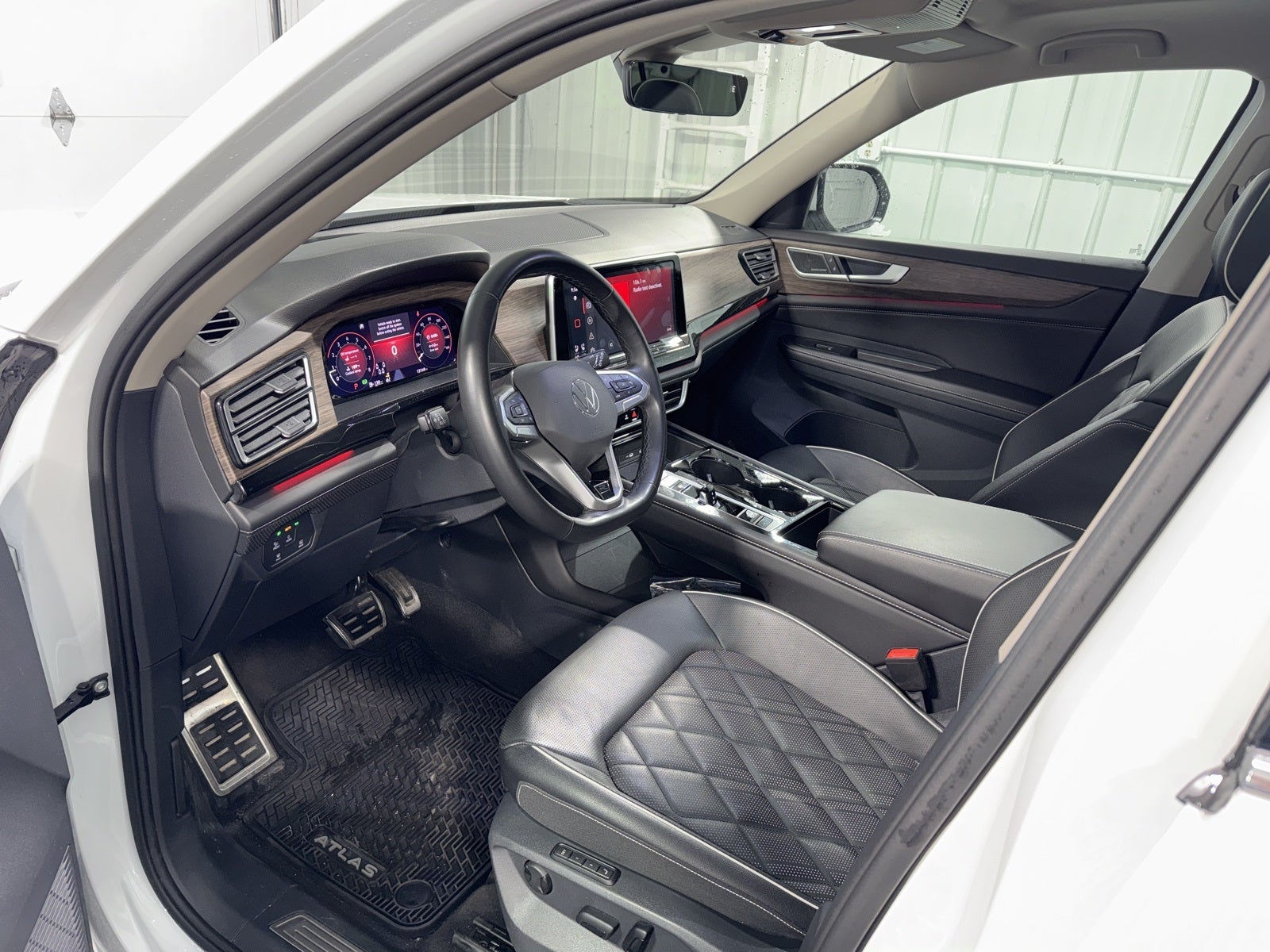 2025 Volkswagen Atlas 2.0T SEL Premium R-Line