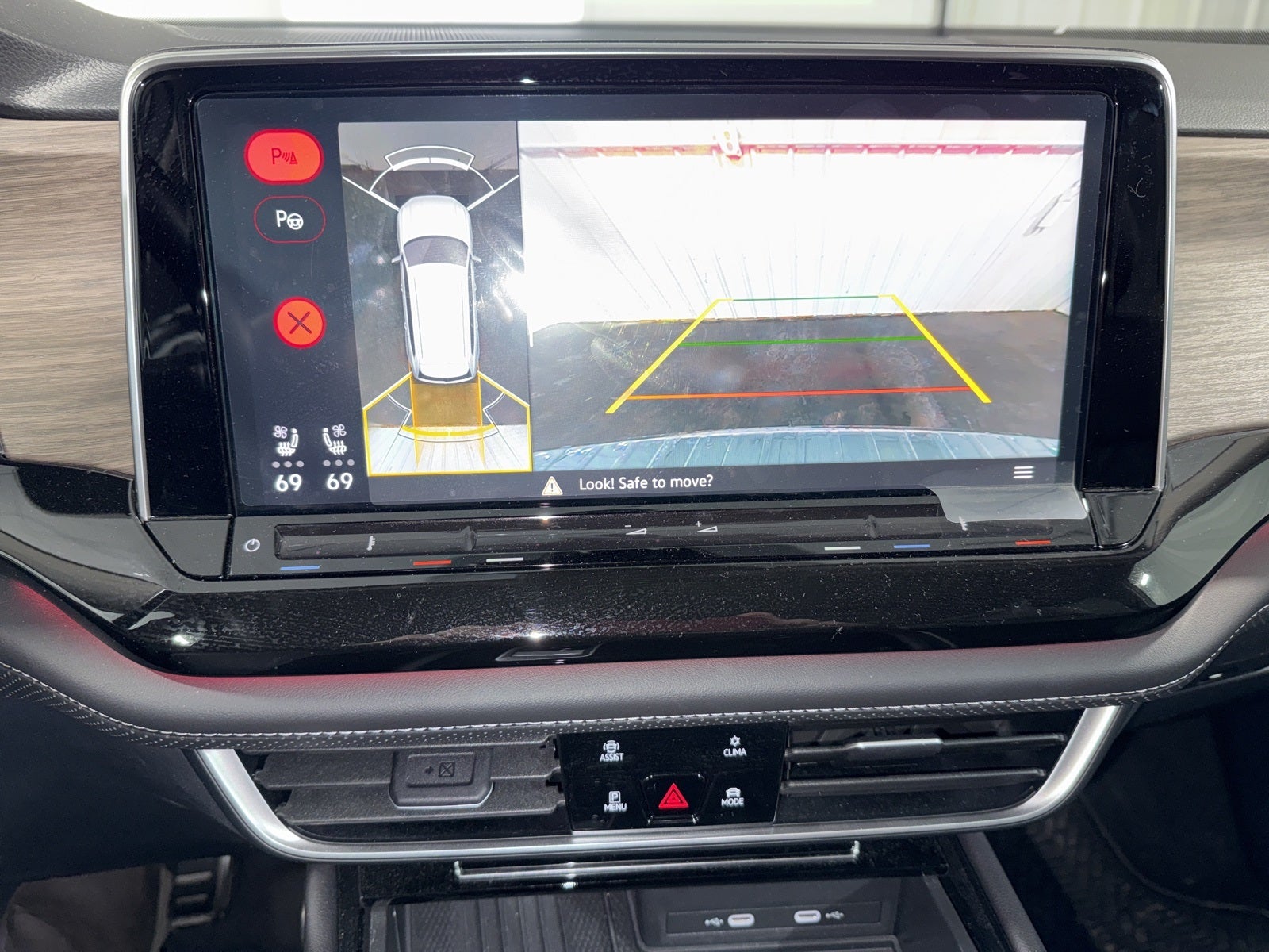 2025 Volkswagen Atlas 2.0T SEL Premium R-Line