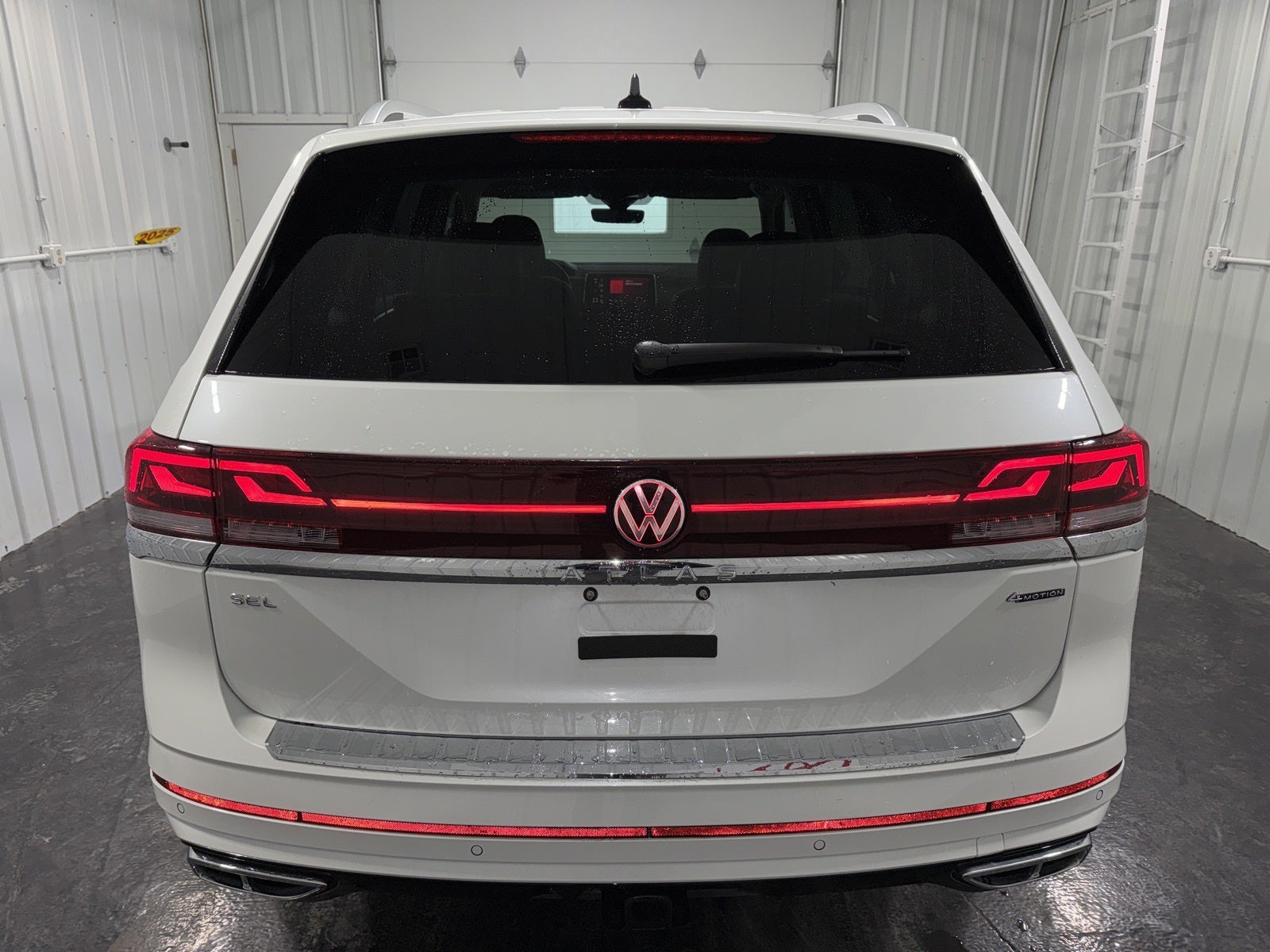 2025 Volkswagen Atlas 2.0T SEL Premium R-Line