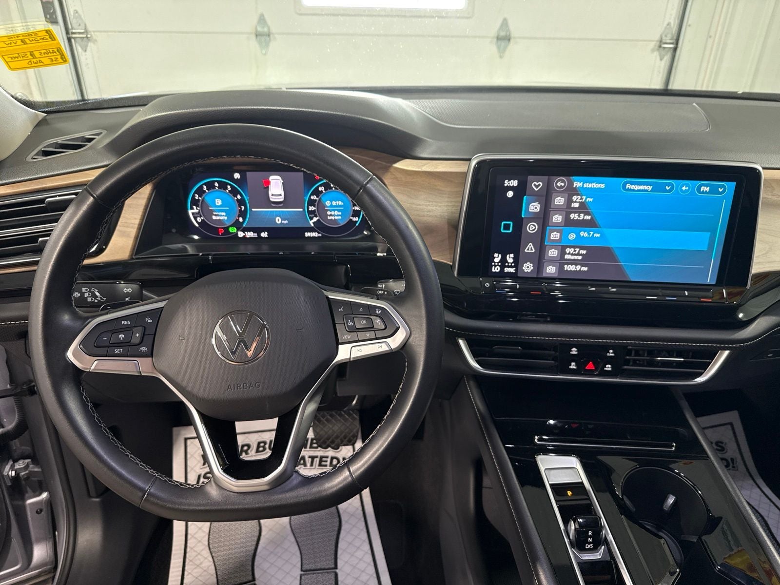 2024 Volkswagen Atlas 2.0T SE w/Technology