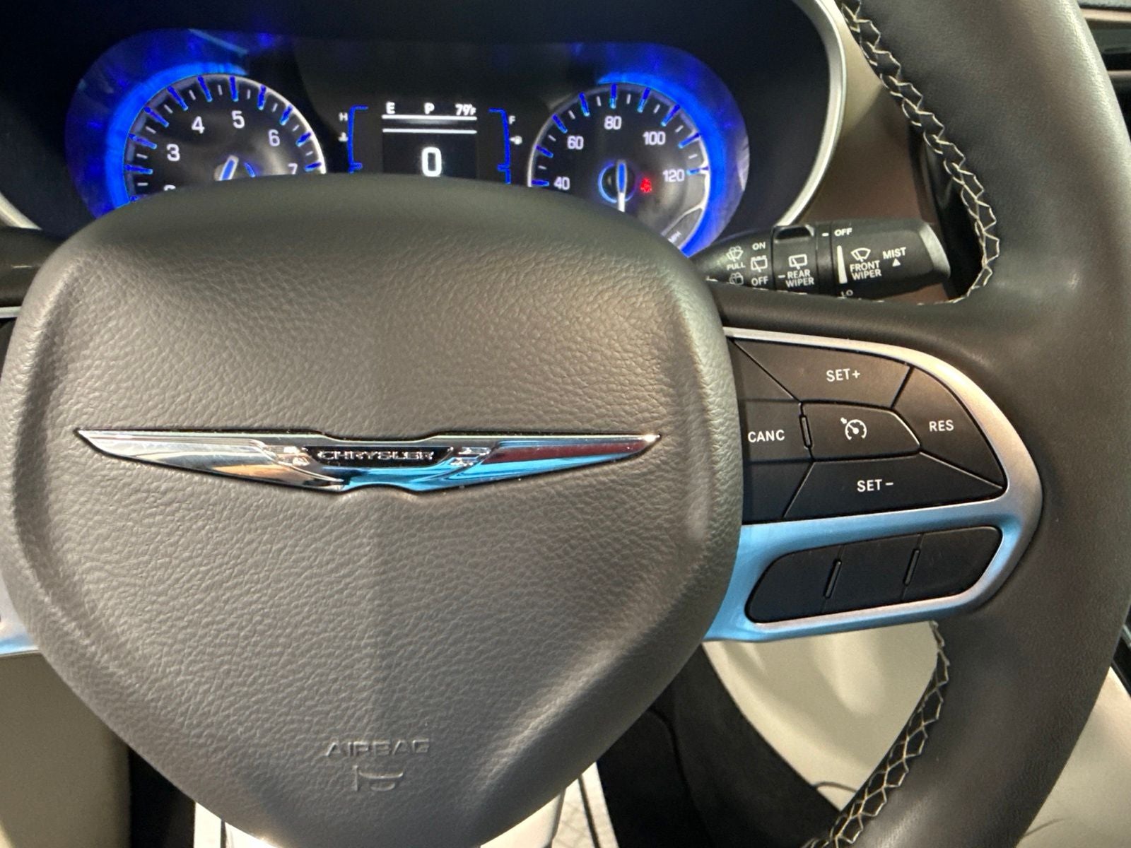 2023 Chrysler Voyager LX