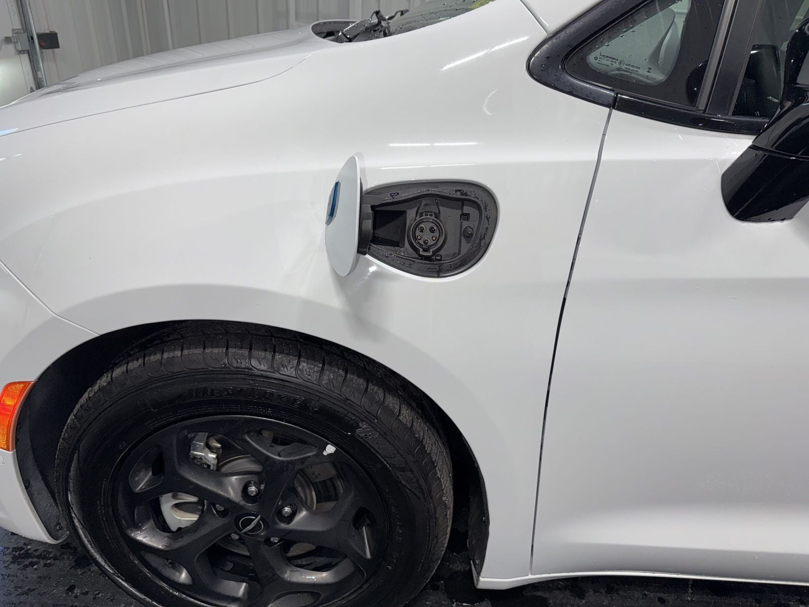 2024 Chrysler Pacifica Hybrid Select