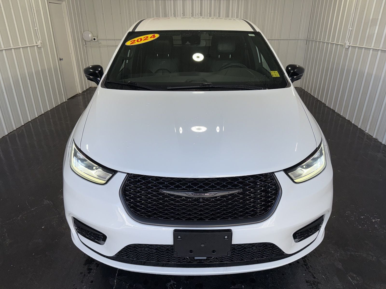 2024 Chrysler Pacifica Hybrid Select