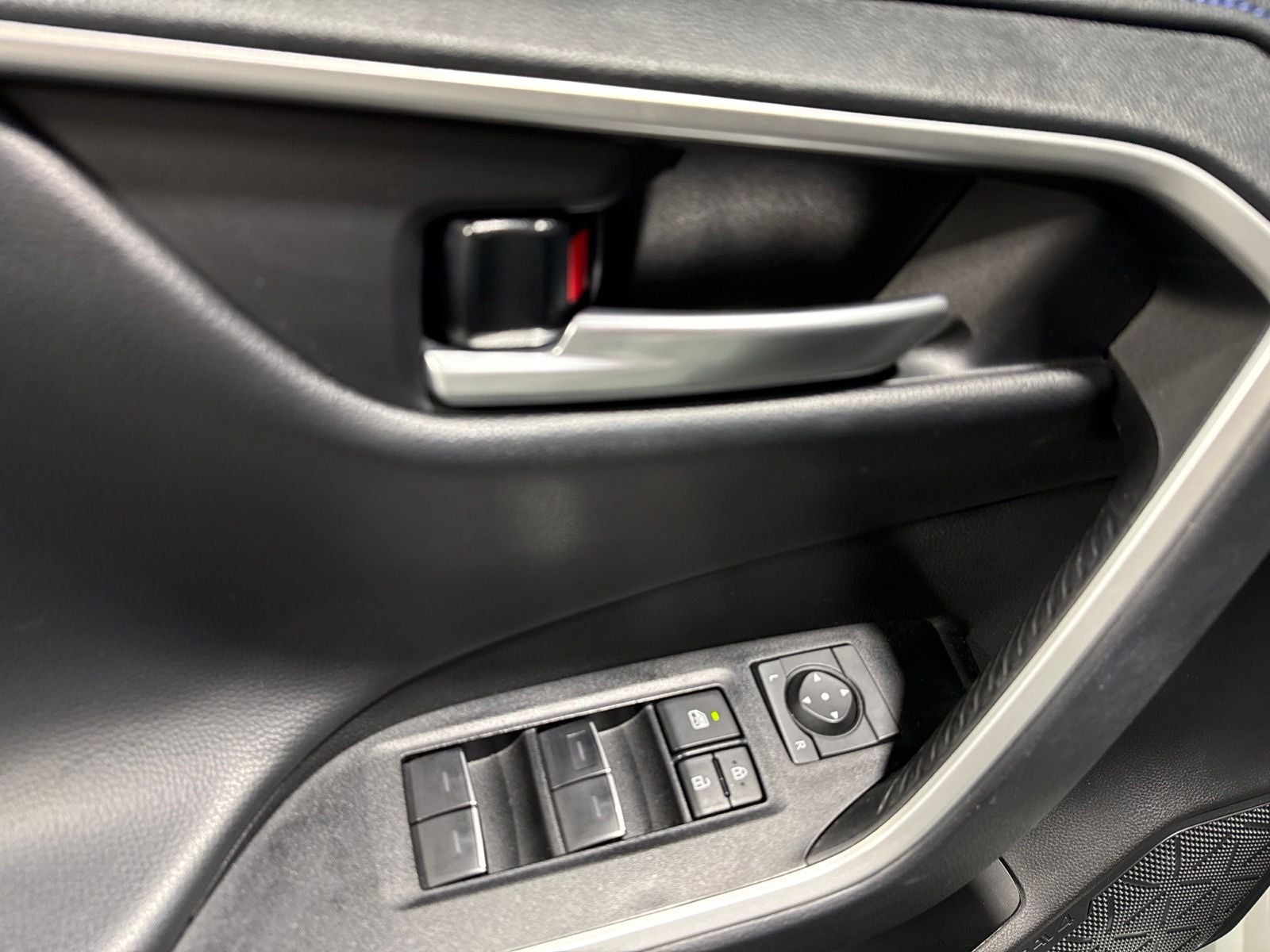 2025 Toyota RAV4 Hybrid XSE