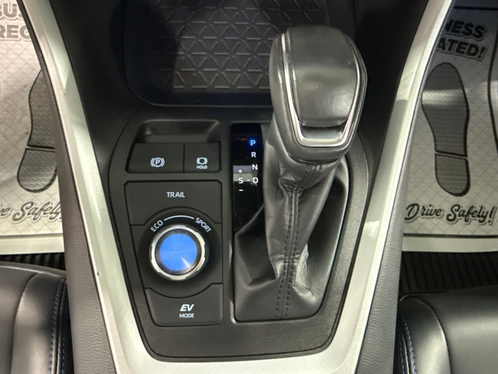 2025 Toyota RAV4 Hybrid XSE