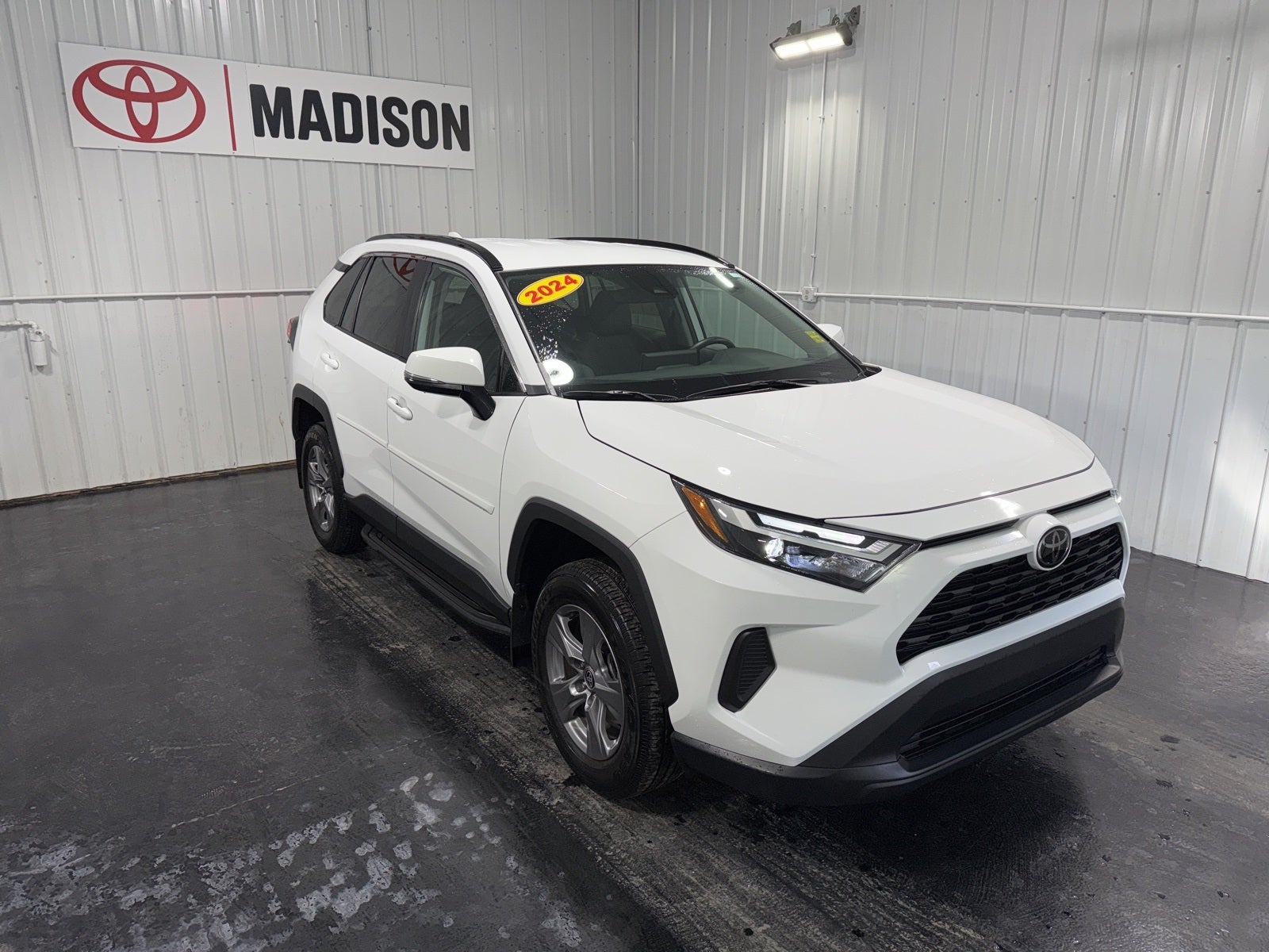 2024 Toyota RAV4 XLE