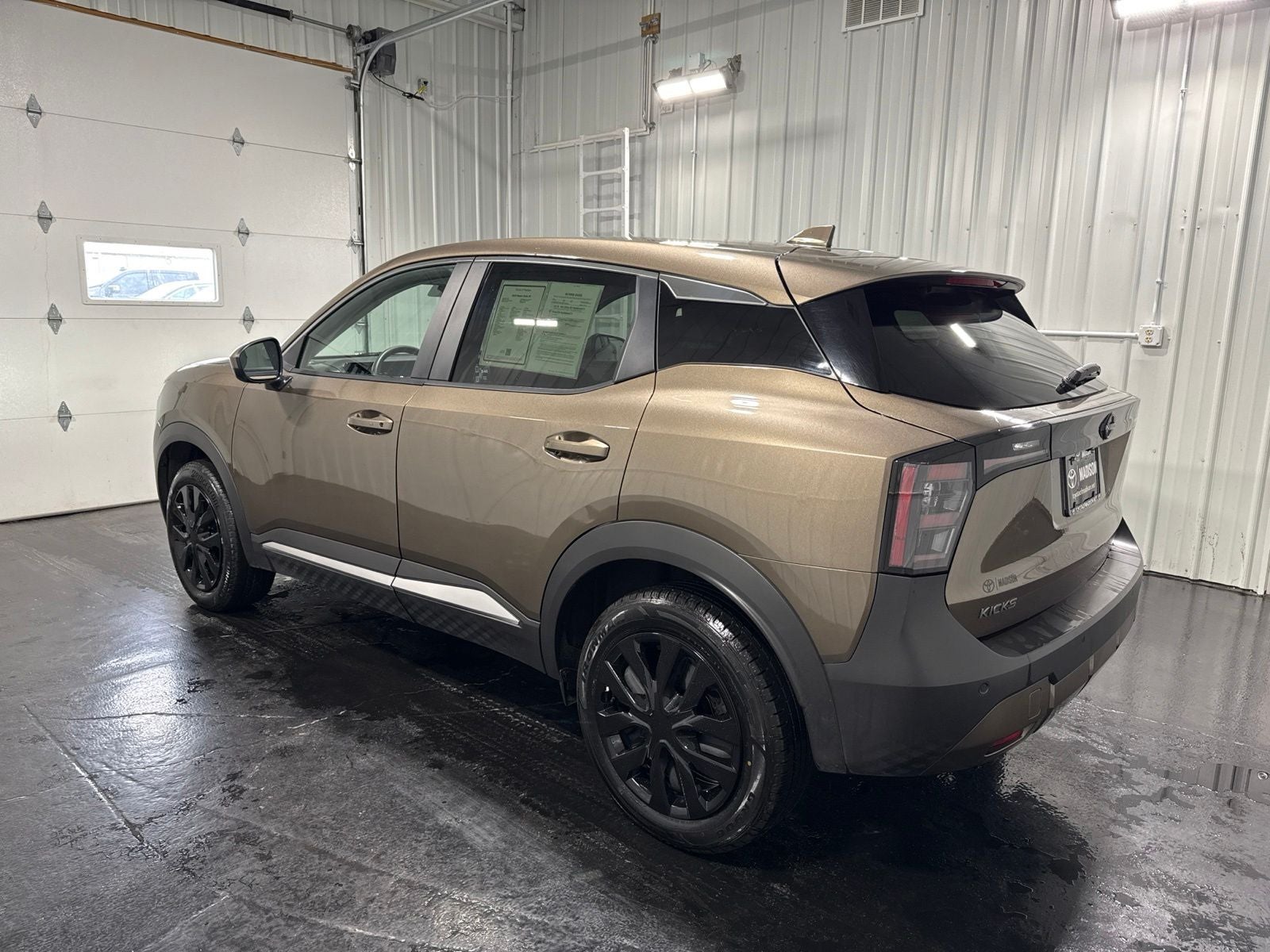 2025 Nissan Kicks SV