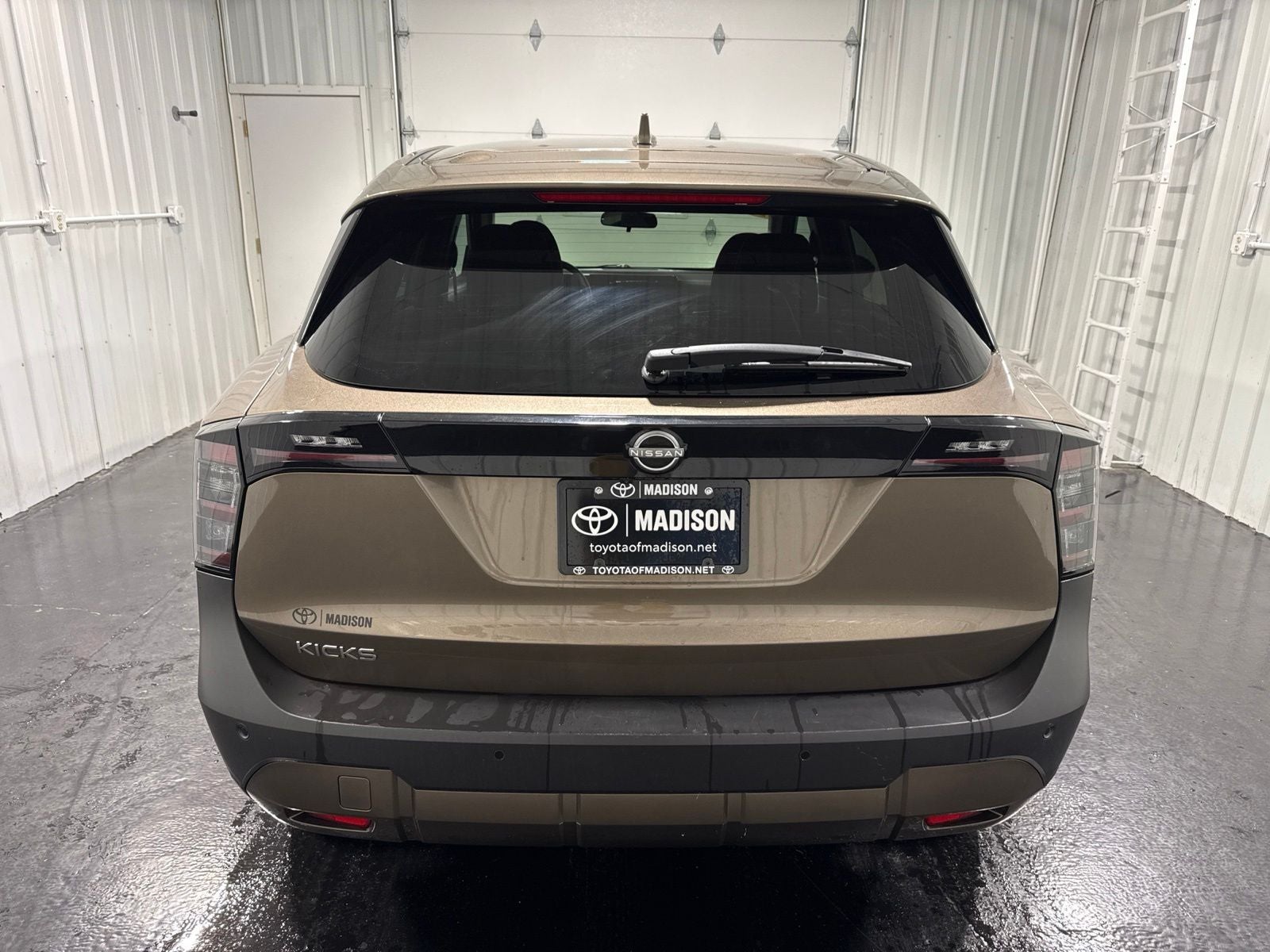 2025 Nissan Kicks SV
