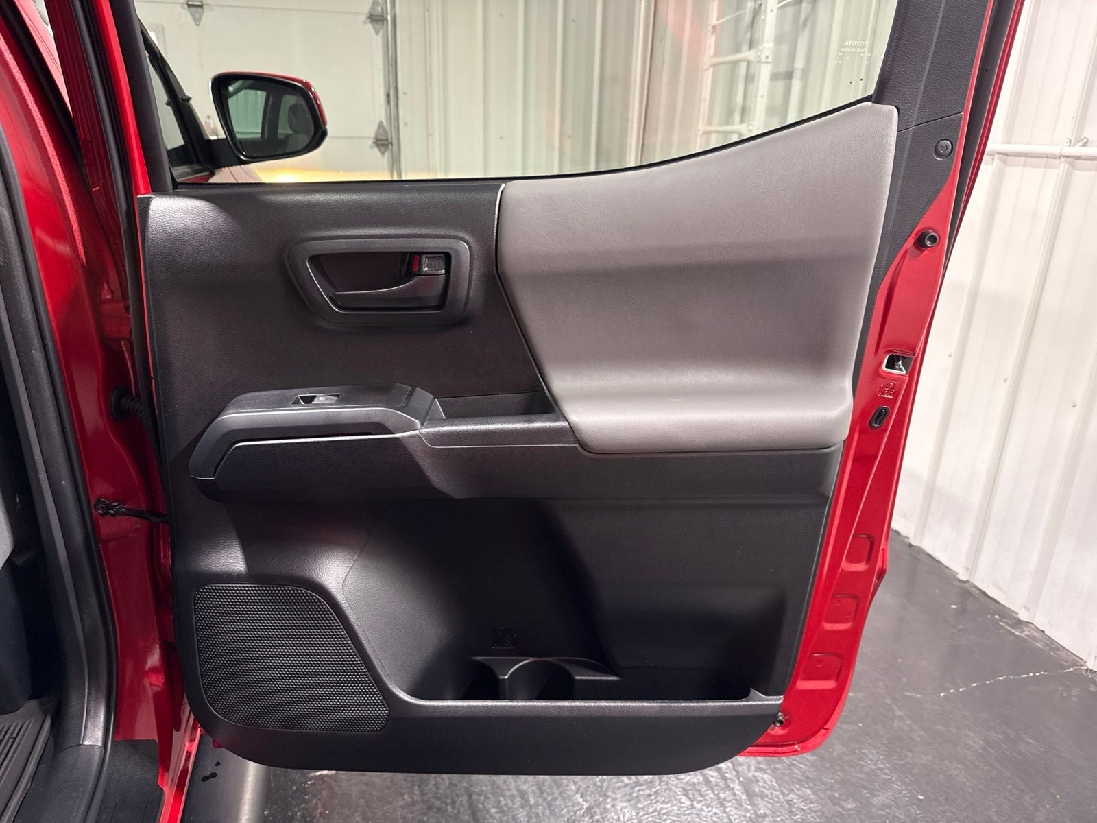 2022 Toyota Tacoma SR V6
