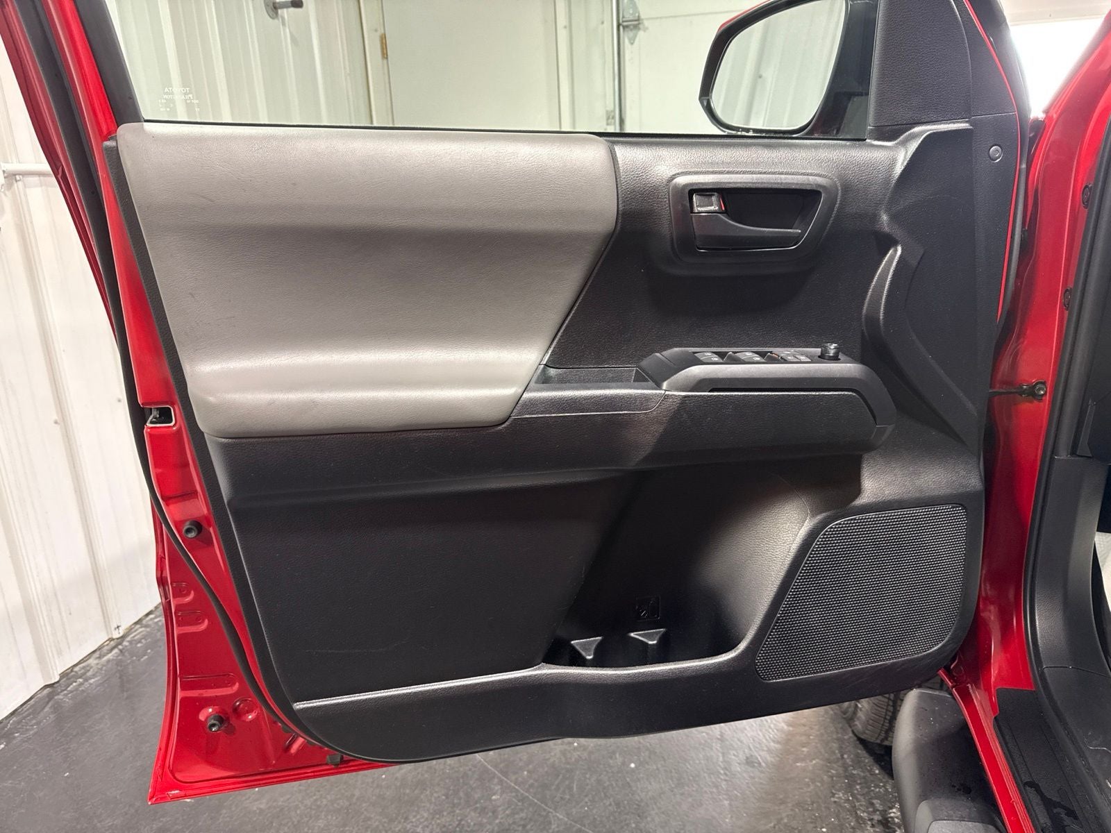 2022 Toyota Tacoma SR V6