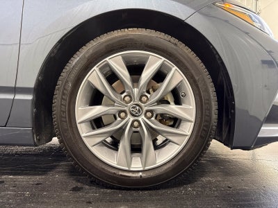 2019 Toyota Avalon XLE