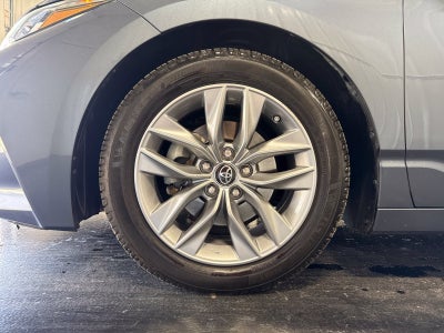 2019 Toyota Avalon XLE