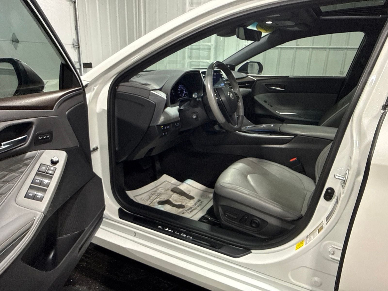 2022 Toyota Avalon Limited