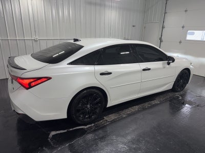2022 Toyota Avalon Hybrid XSE
