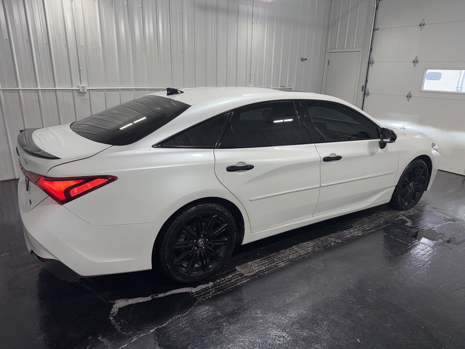 2022 Toyota Avalon Hybrid XSE