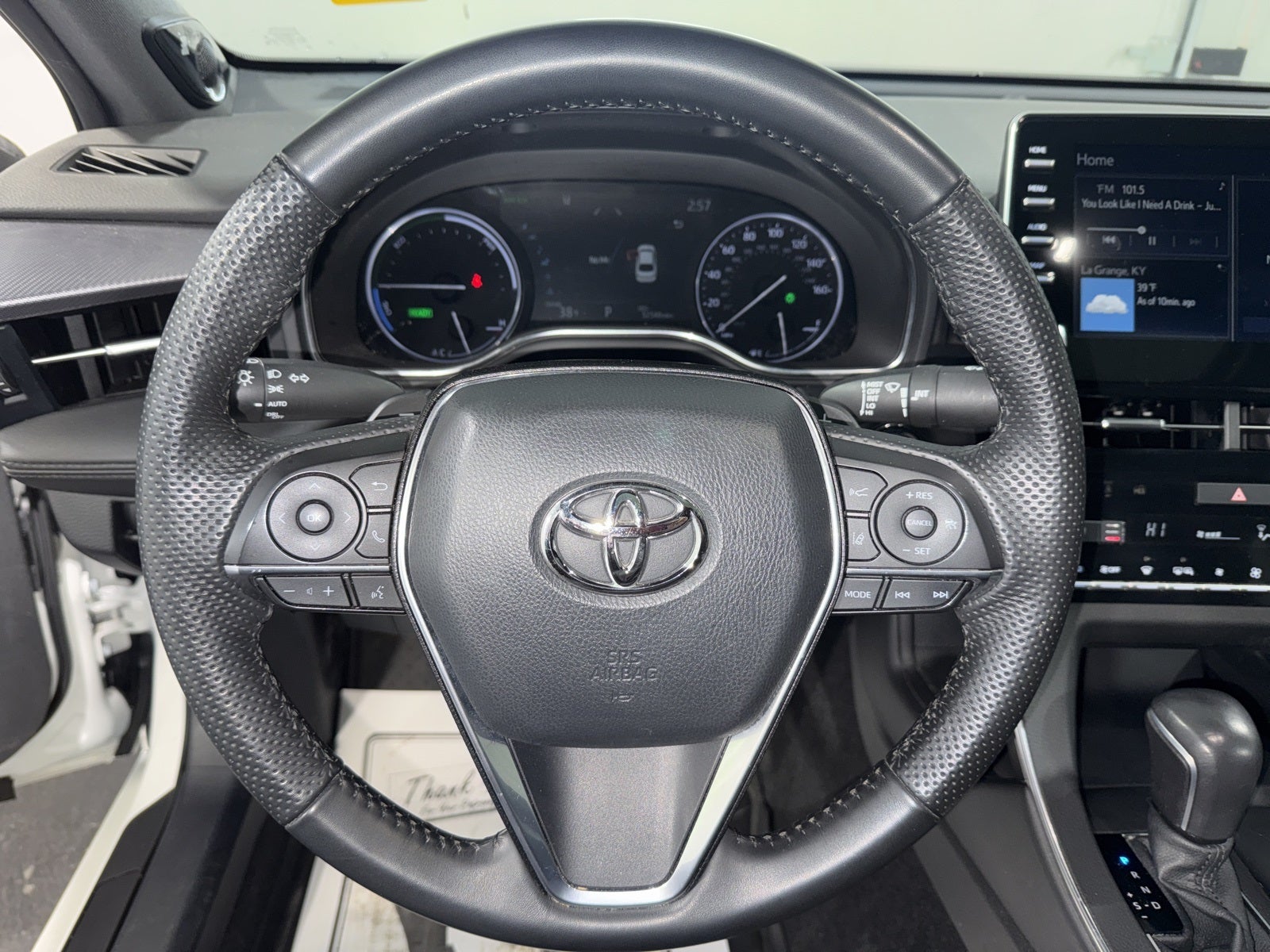 2022 Toyota Avalon Hybrid XSE