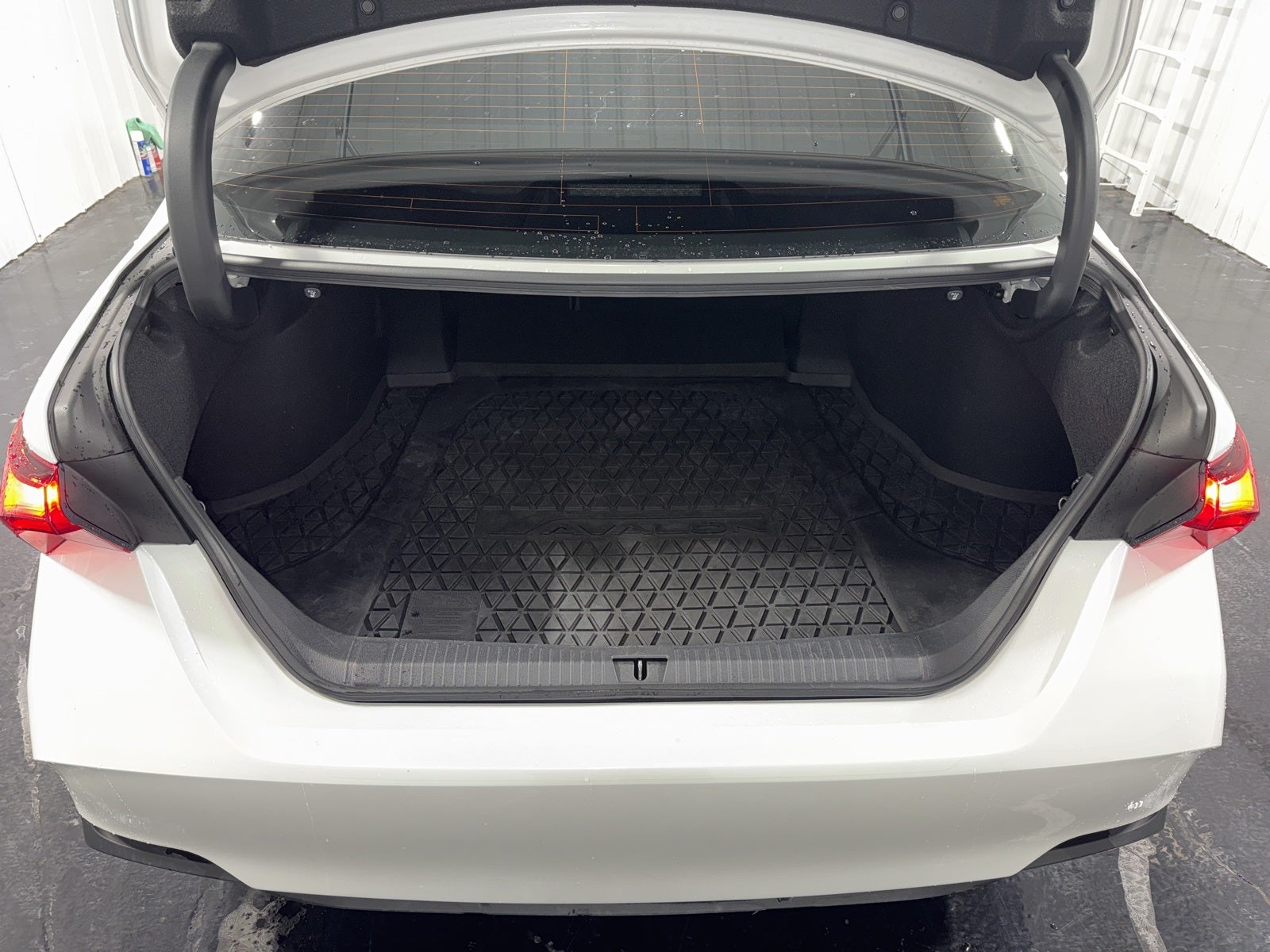 2022 Toyota Avalon Hybrid XSE