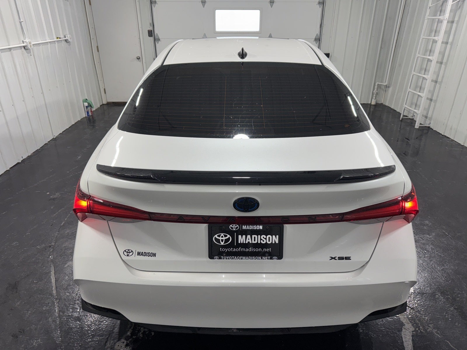2022 Toyota Avalon Hybrid XSE