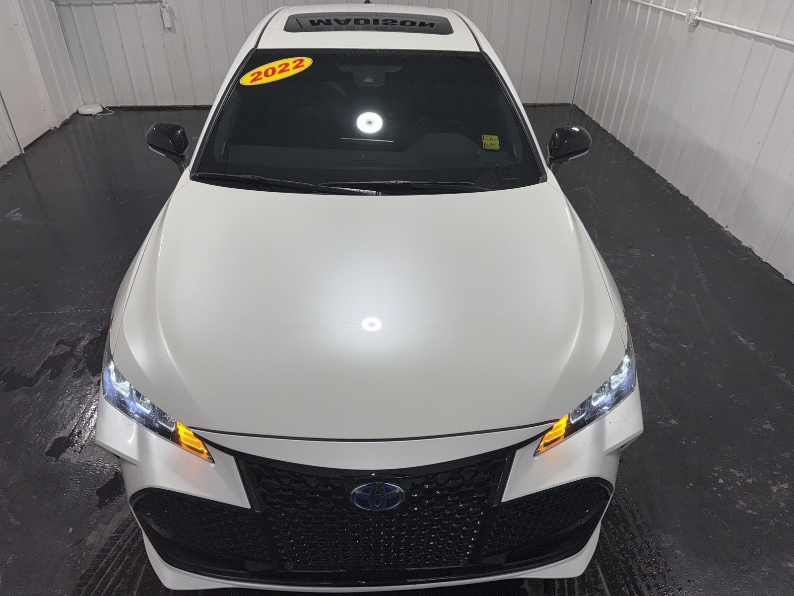 2022 Toyota Avalon Hybrid XSE