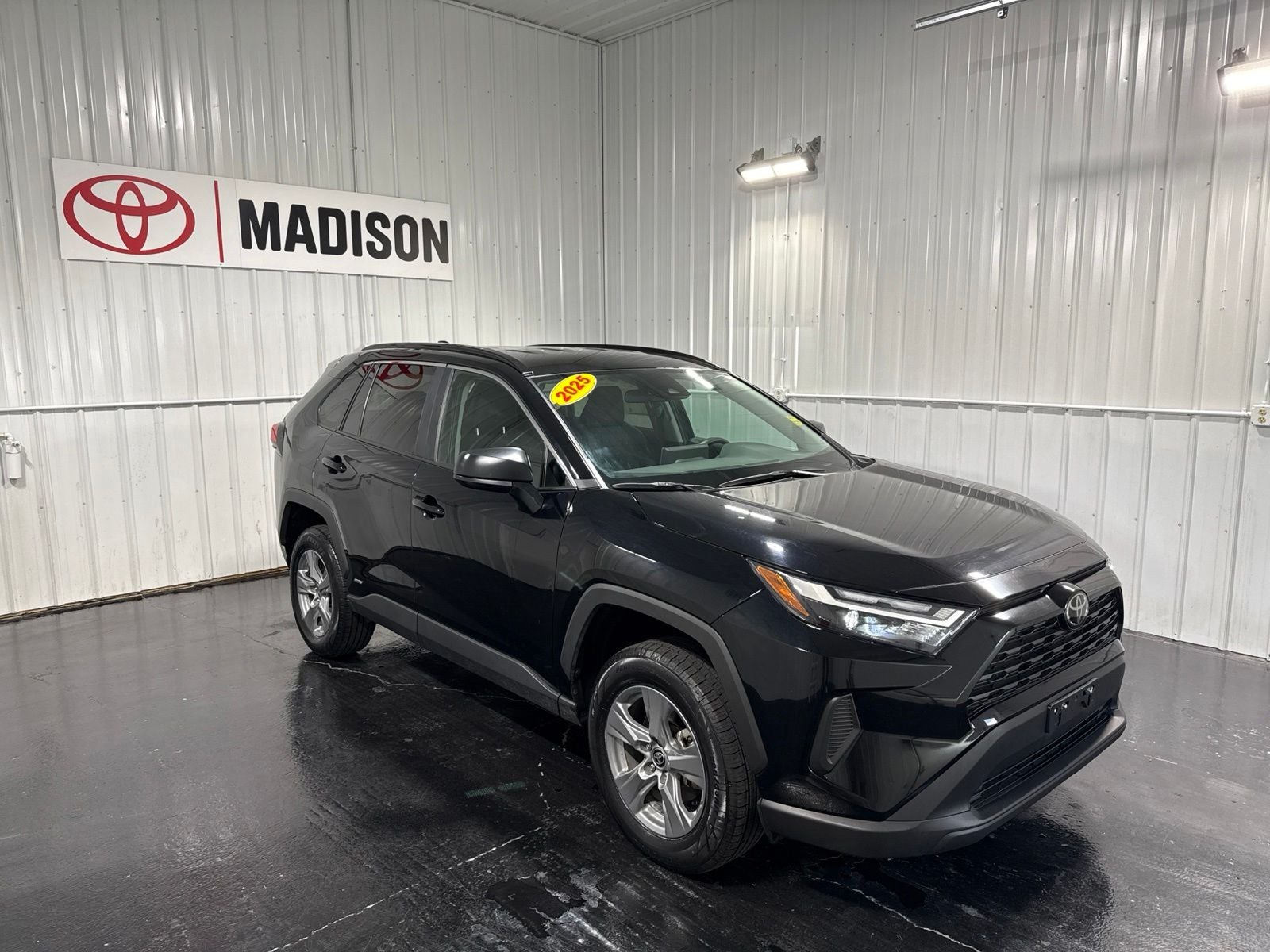 2025 Toyota RAV4 Hybrid LE