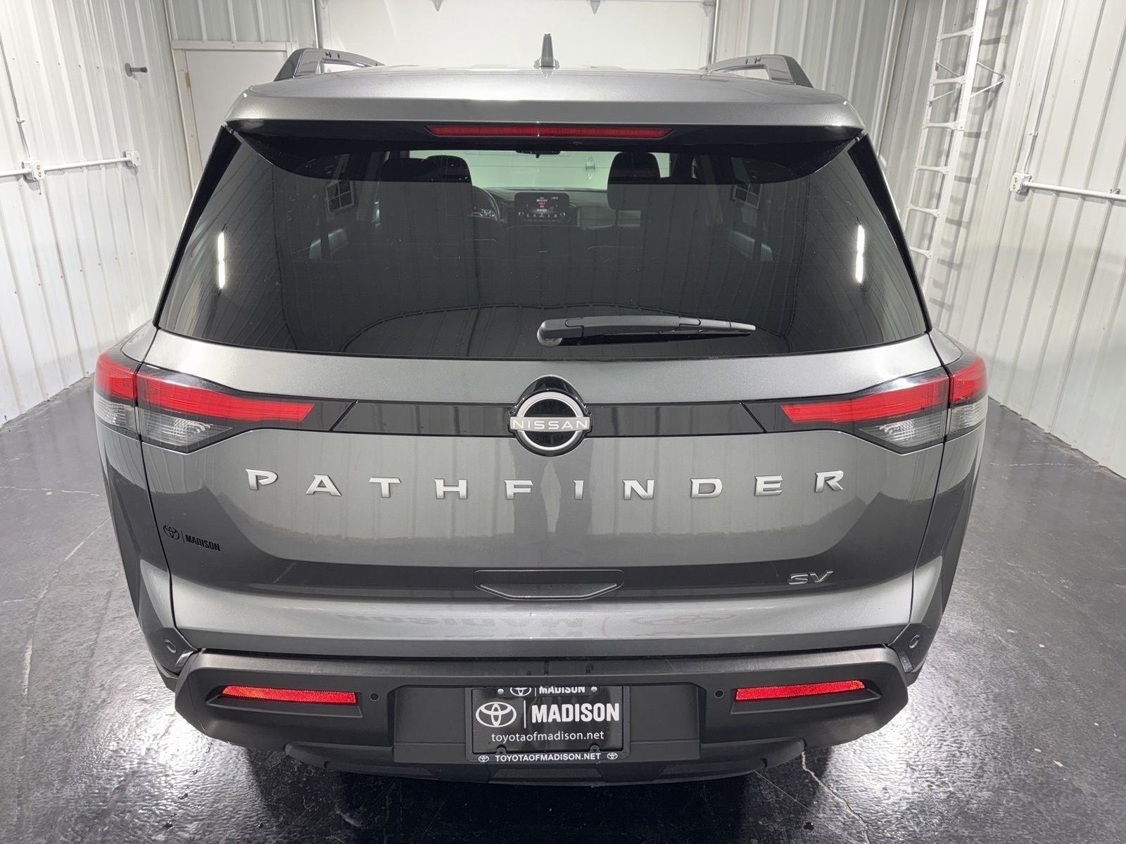 2024 Nissan Pathfinder SV