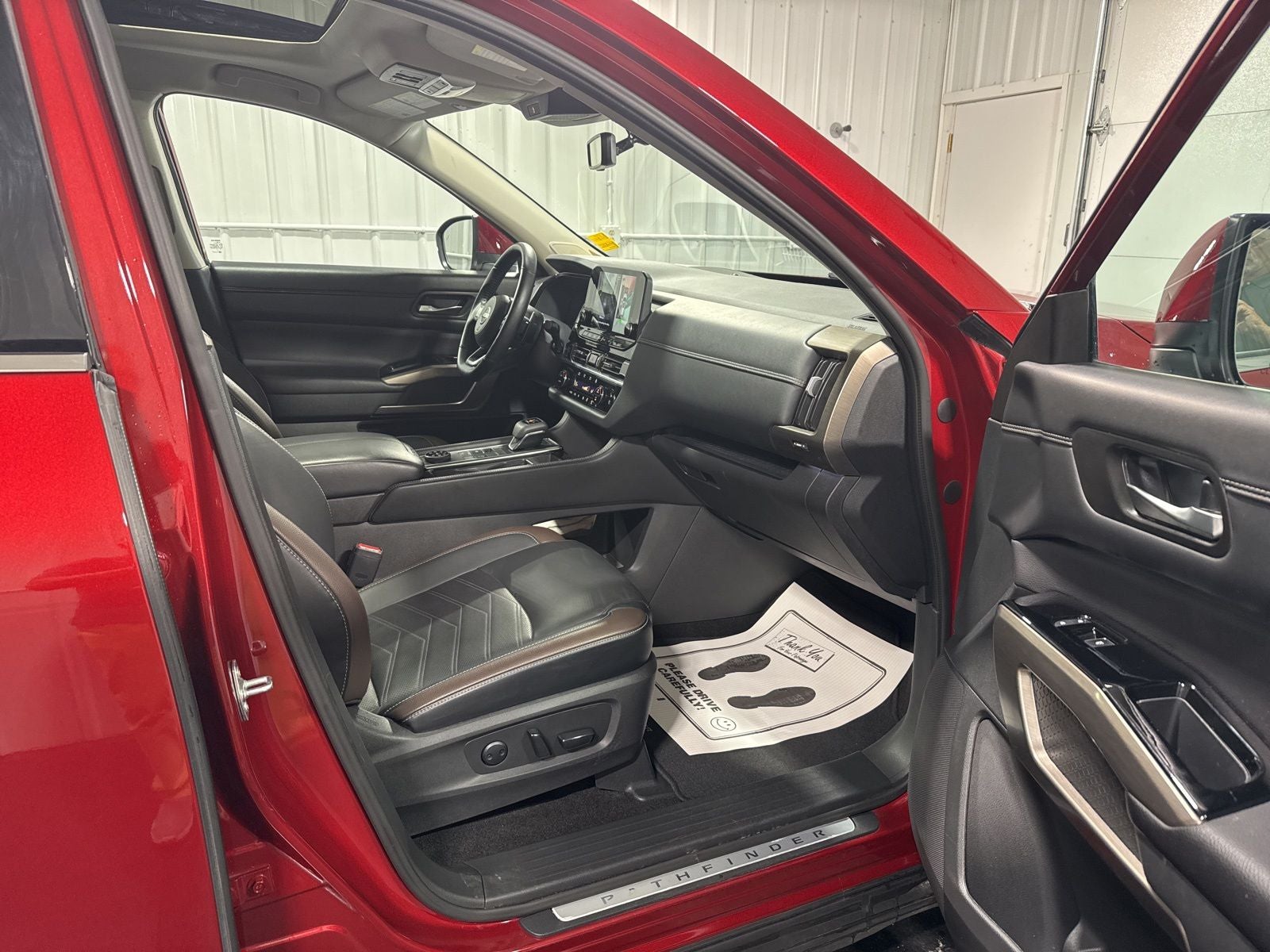 2024 Nissan Pathfinder Platinum