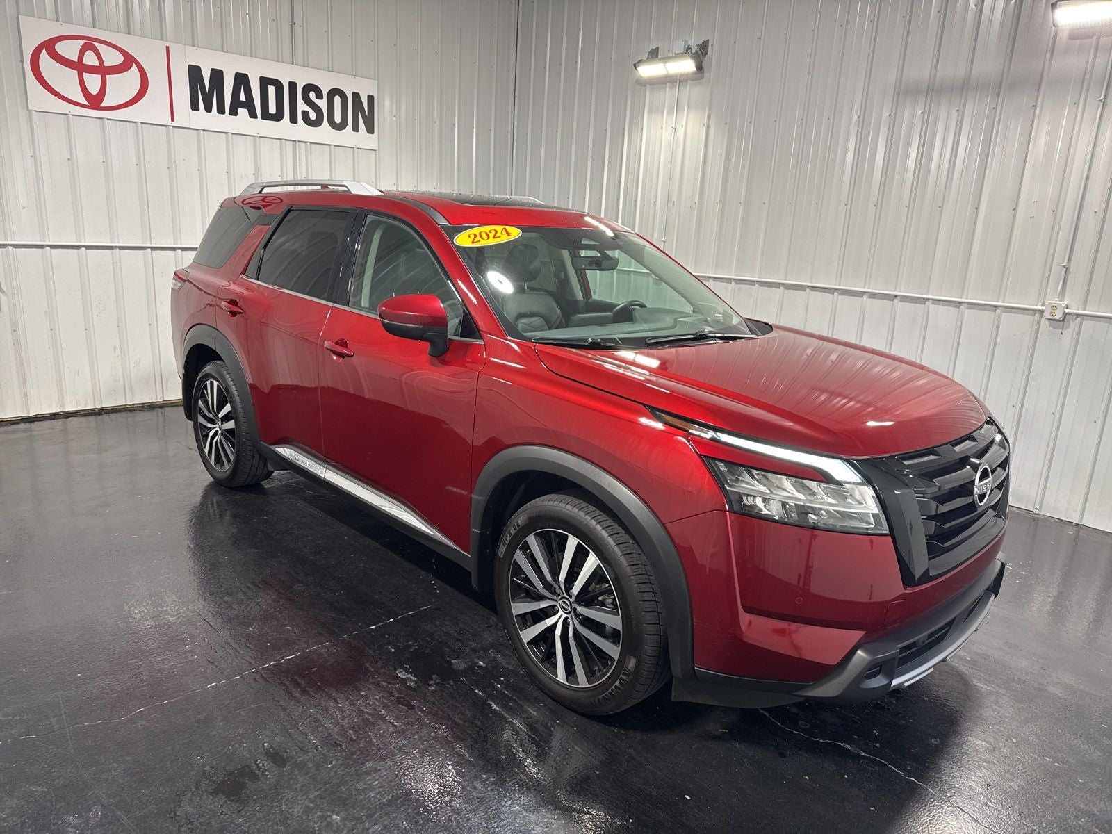 2024 Nissan Pathfinder Platinum