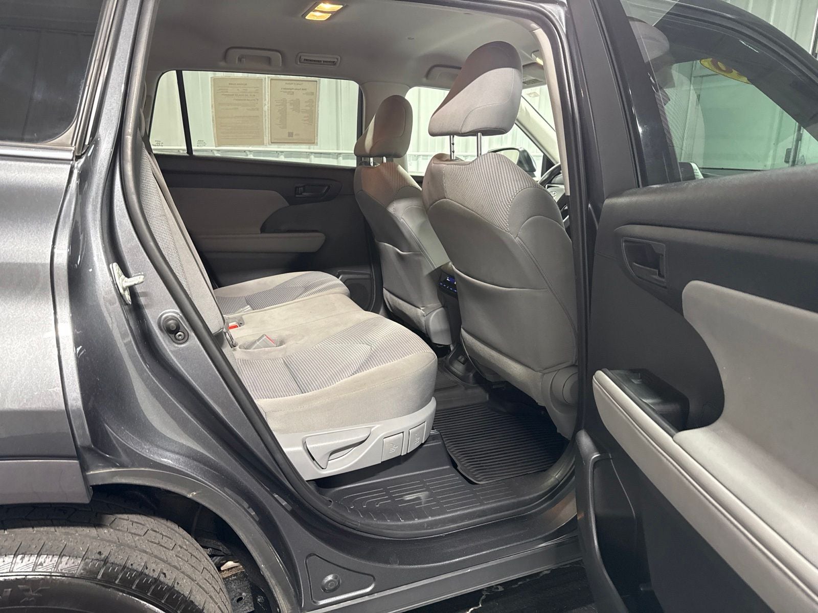 2020 Toyota Highlander L