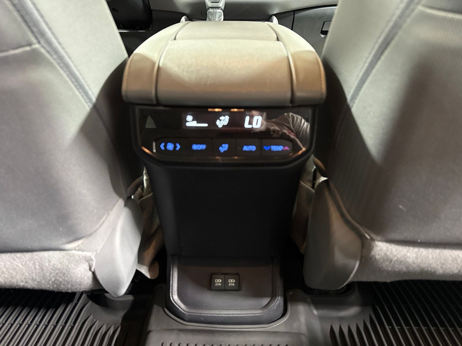2020 Toyota Highlander L