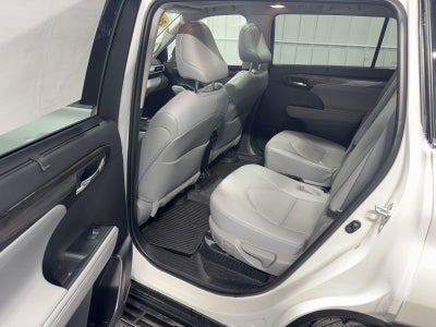 2023 Toyota Highlander Hybrid Platinum