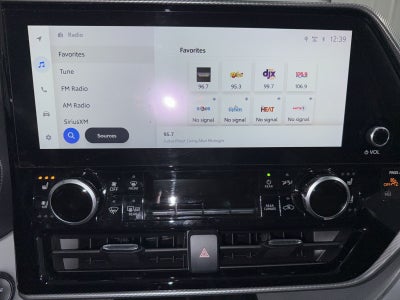 2023 Toyota Highlander Hybrid Platinum