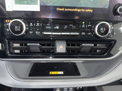 2023 Toyota Highlander Hybrid Platinum
