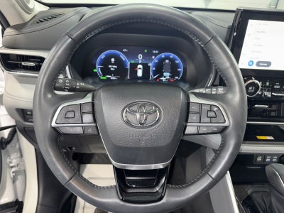 2023 Toyota Highlander Hybrid Platinum