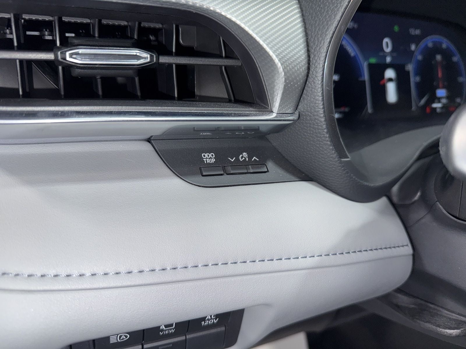 2023 Toyota Highlander Hybrid Platinum