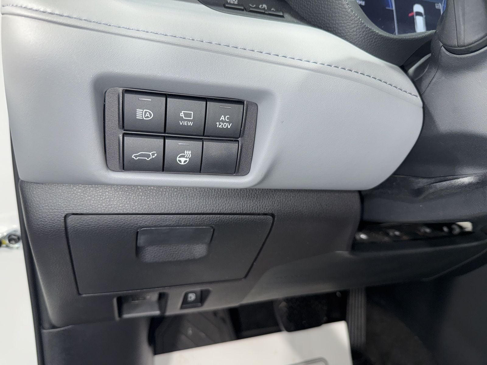 2023 Toyota Highlander Hybrid Platinum