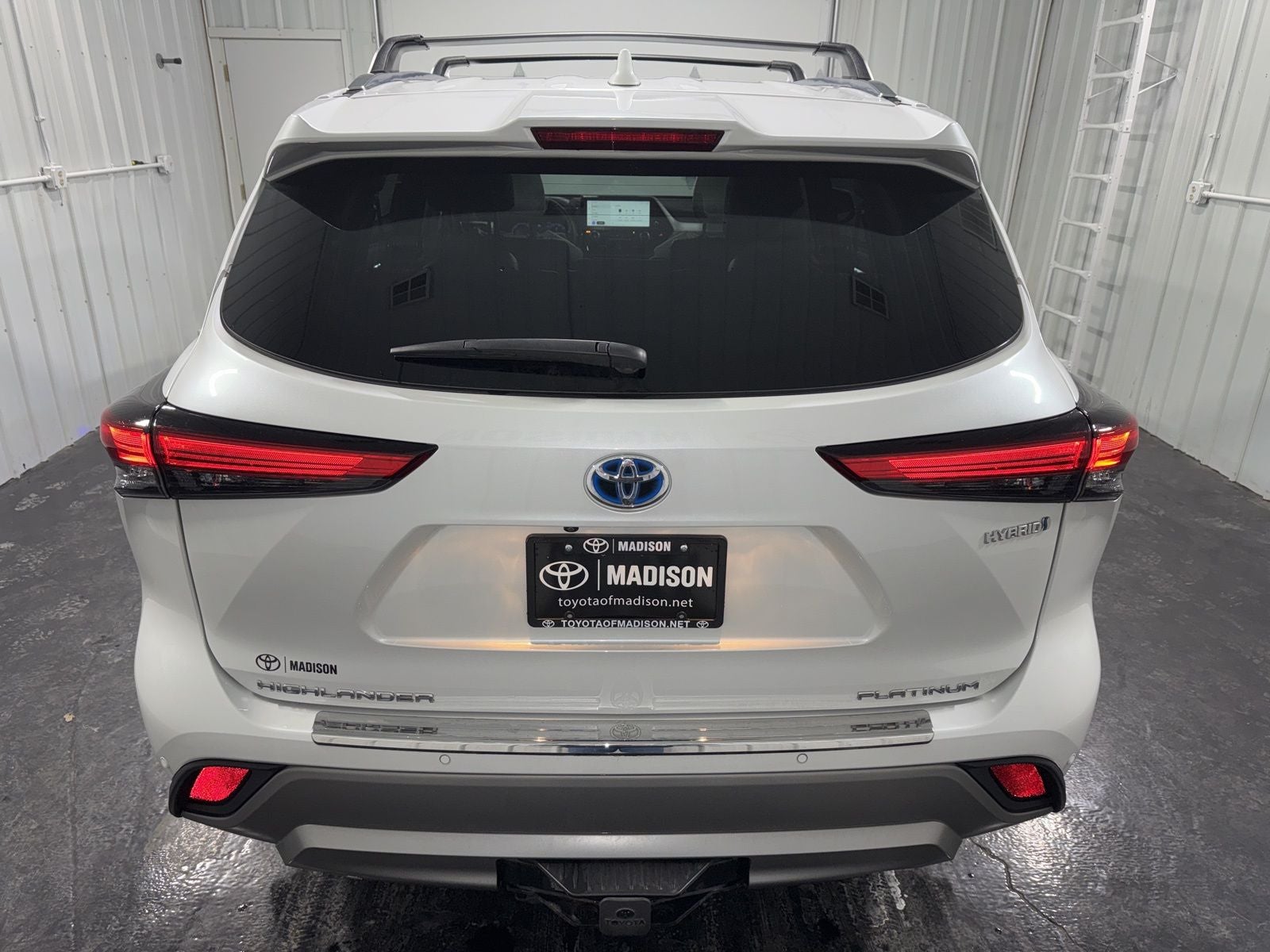 2023 Toyota Highlander Hybrid Platinum