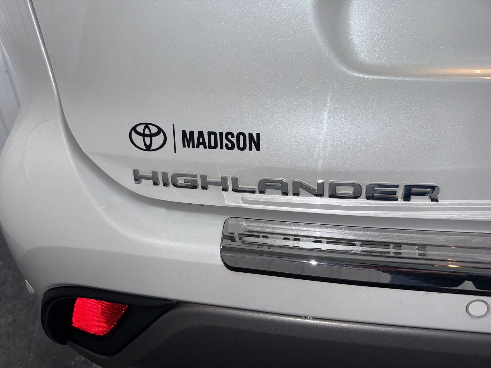 2023 Toyota Highlander Hybrid Platinum