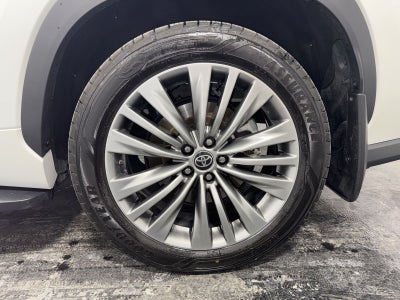 2023 Toyota Highlander Hybrid Platinum