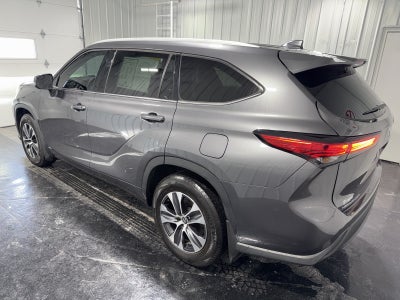2022 Toyota Highlander Hybrid XLE