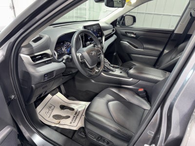 2022 Toyota Highlander Hybrid XLE