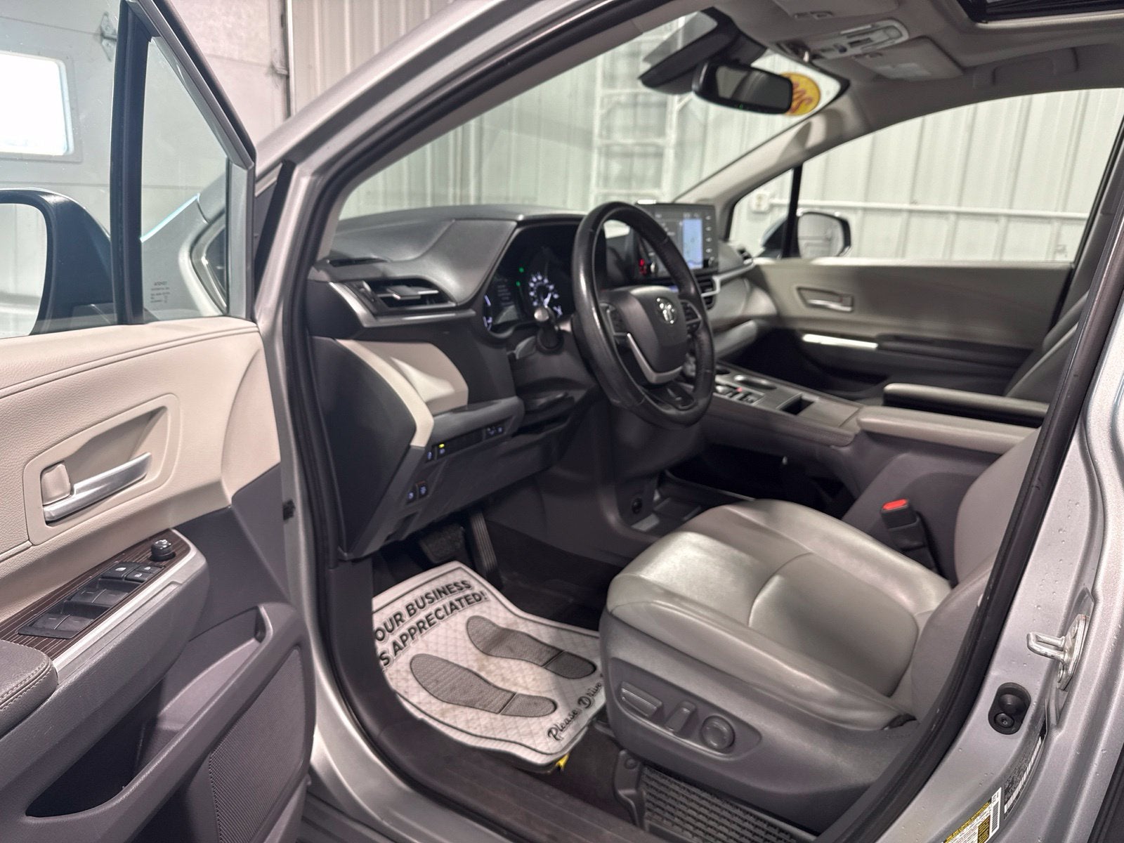 2021 Toyota Sienna XLE 7 Passenger