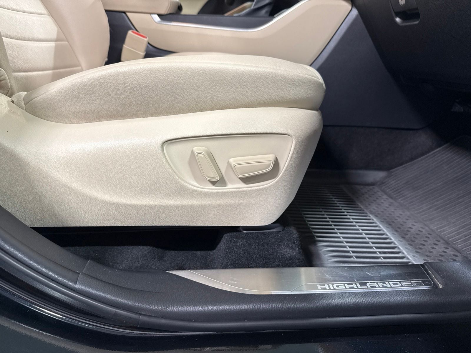 2024 Toyota Highlander Hybrid XLE