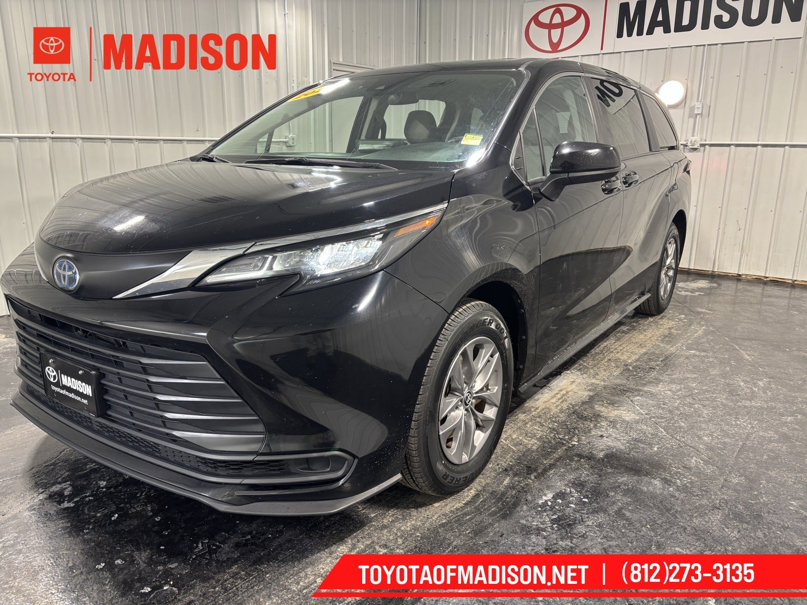 2024 Toyota Sienna LE 8 Passenger