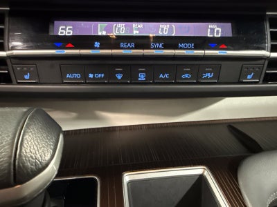 2024 Toyota Sienna XLE 8 Passenger