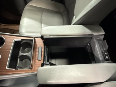 2024 Toyota Sienna XLE 8 Passenger